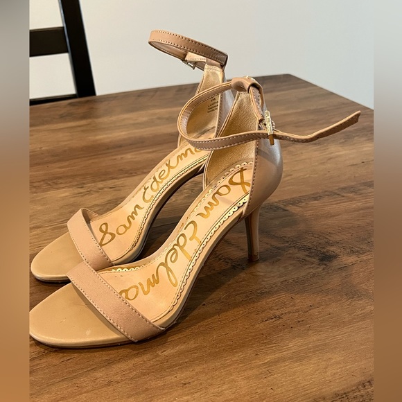 **SOLD** Sam Edelman Heel - Picture 2 of 4